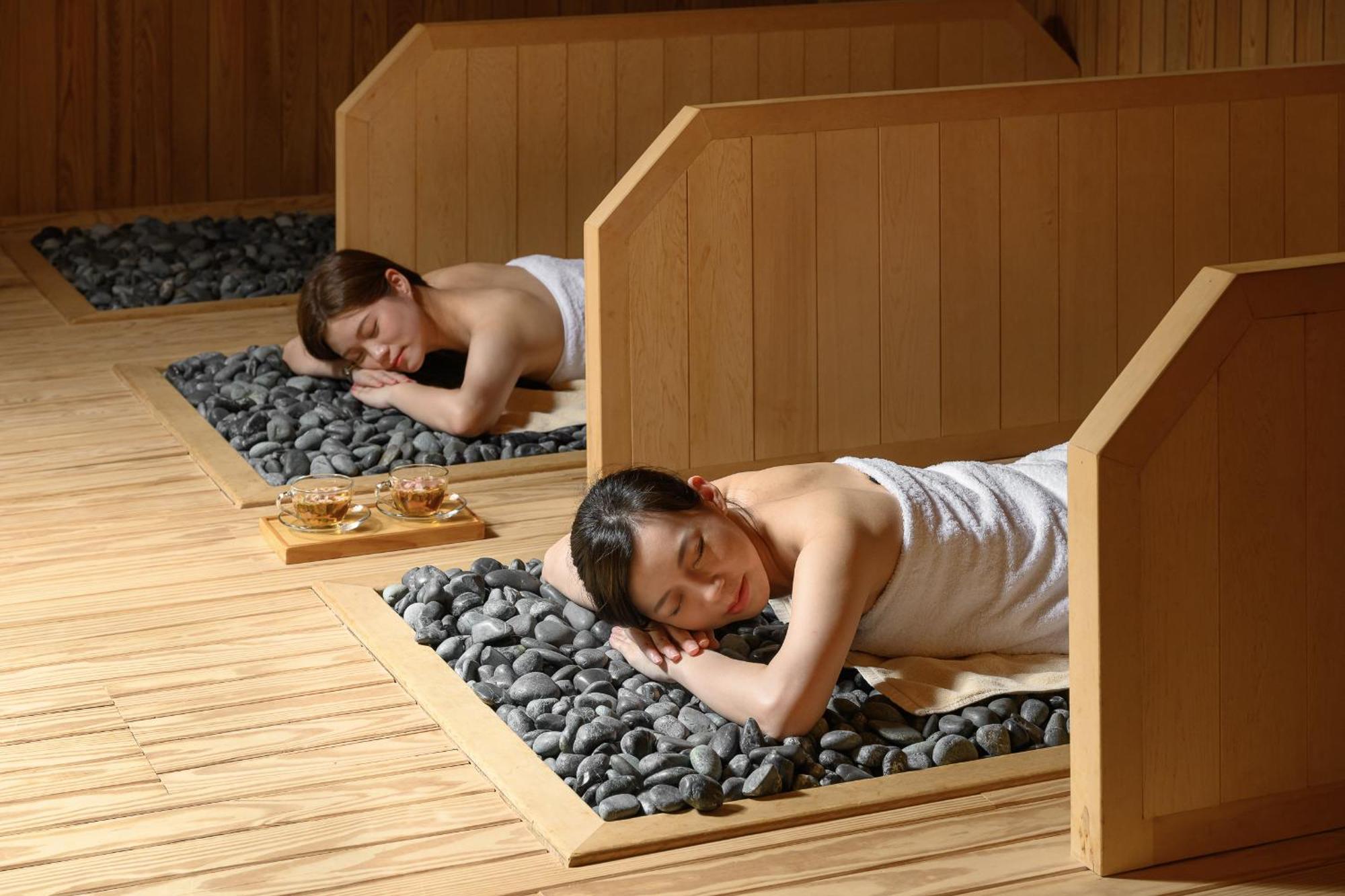 エバーグリーン リゾート ホテル ジャオシー 礁渓郷 エクステリア 写真 A traditional Korean spa