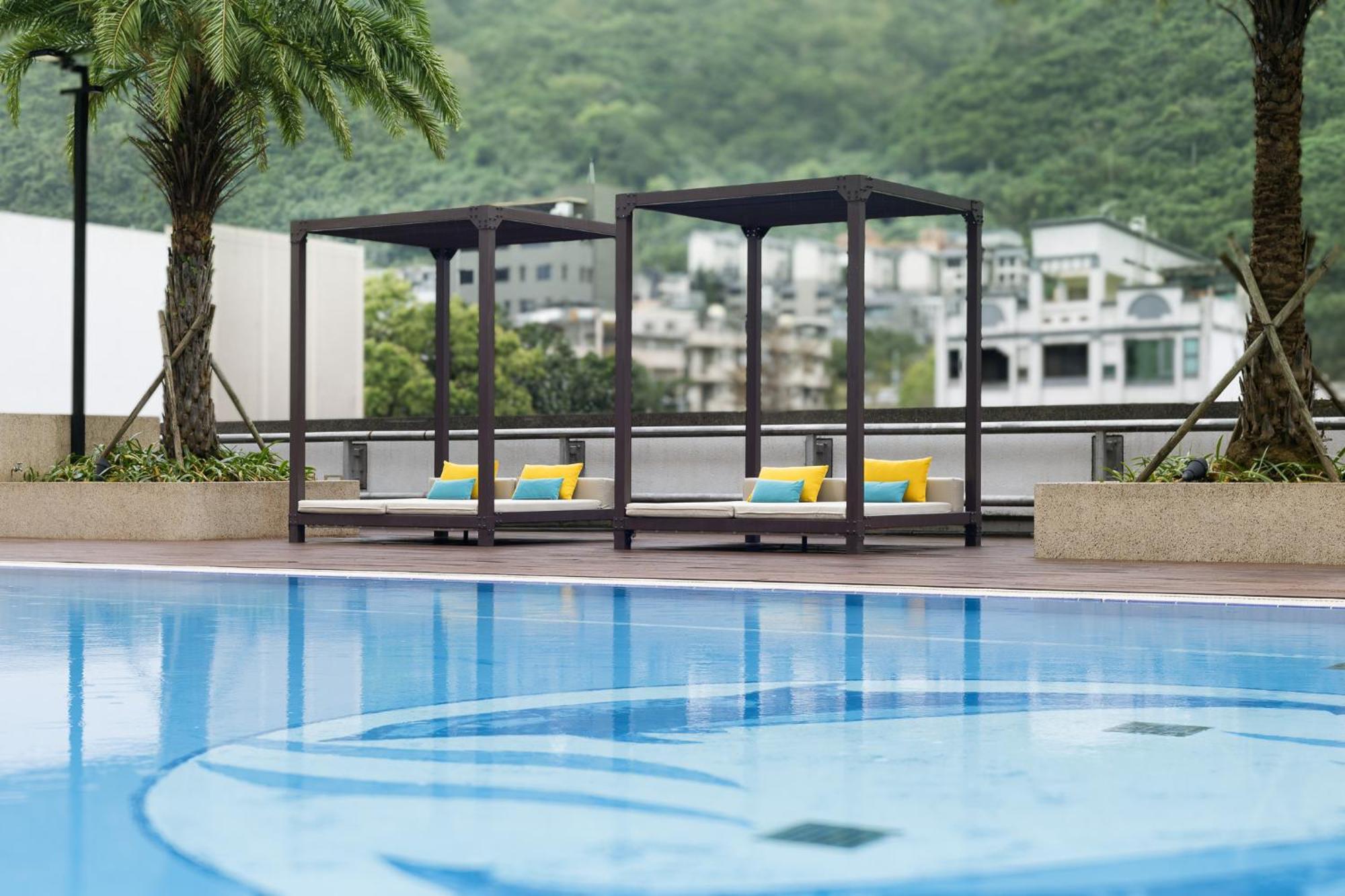 エバーグリーン リゾート ホテル ジャオシー 礁渓郷 エクステリア 写真 The swimming pool at the hotel