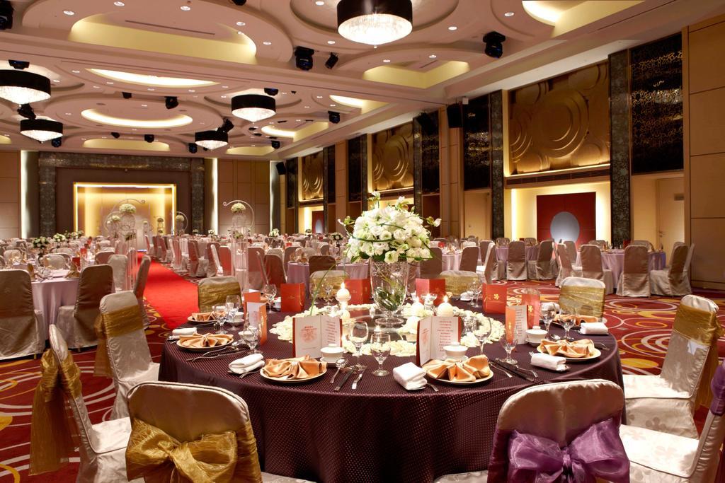 エバーグリーン リゾート ホテル ジャオシー 礁渓郷 エクステリア 写真 The ballroom at the Mandarin Oriental, Bangkok