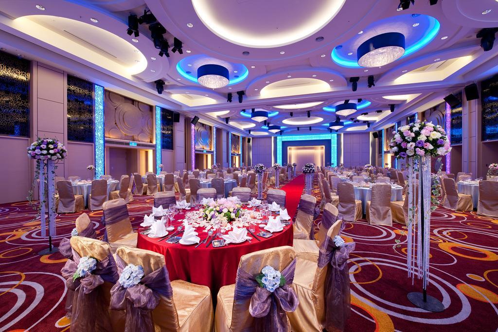 エバーグリーン リゾート ホテル ジャオシー 礁渓郷 エクステリア 写真 A wedding reception at the Grand Ballroom