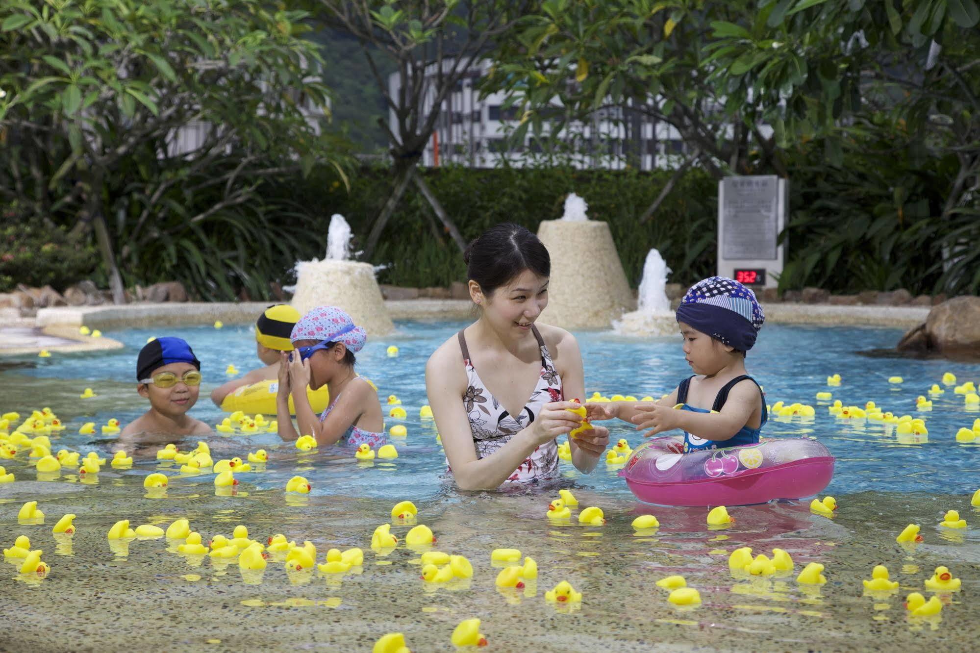 エバーグリーン リゾート ホテル ジャオシー 礁渓郷 エクステリア 写真 Swimming pool at the park